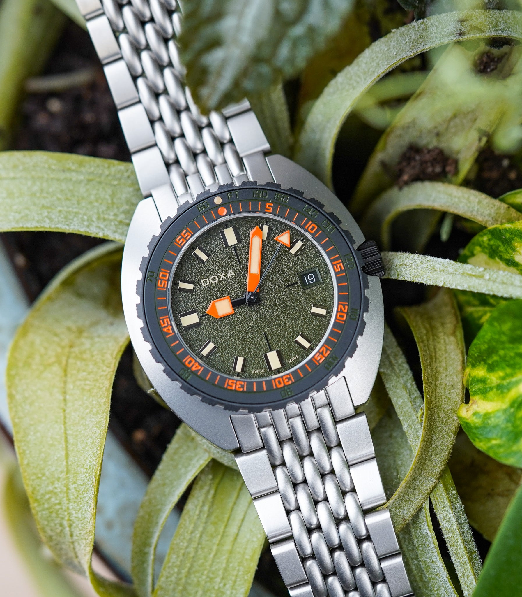DOXA and Belmont Watches Unveil the SUB 300 Beta Frogger Limited Edition official image 3