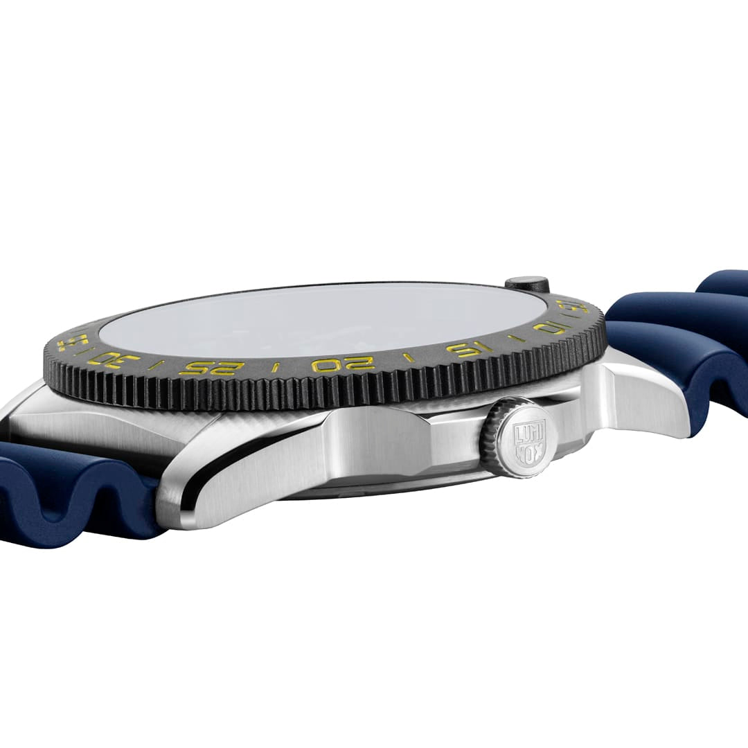 Luminox Unveils the FORCE BLUE Pacific Diver 44 mm: A Dive Watch for Conservation official image 3