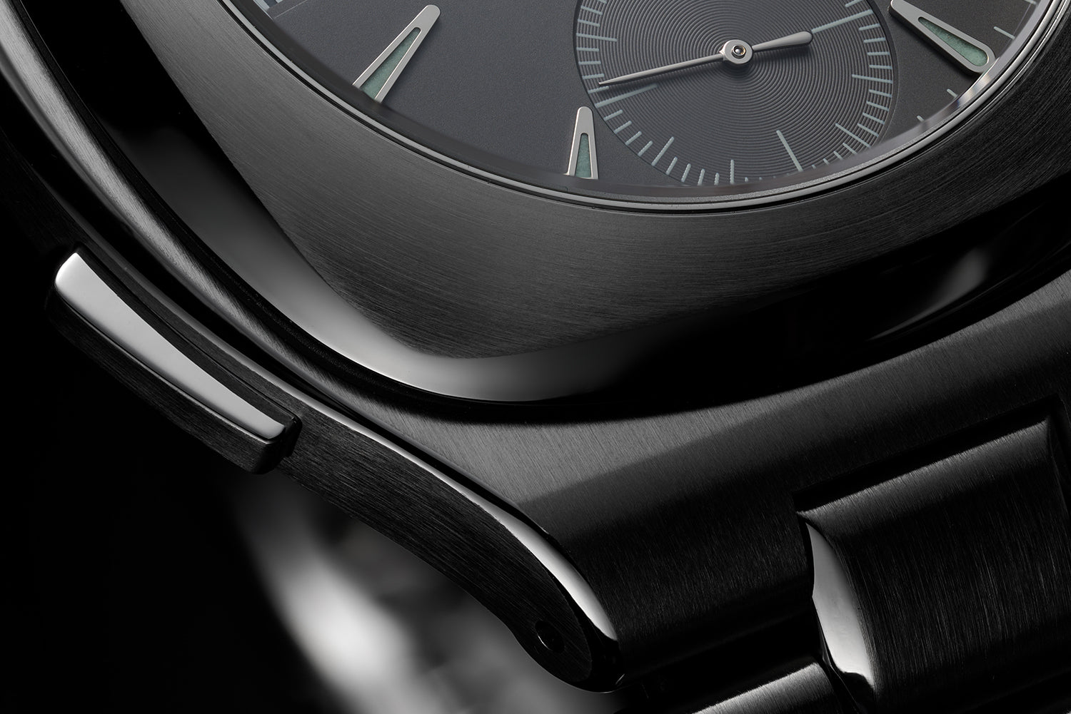 The Evolving Definition of a Luxury Travel Watch: Laurent Ferrier's Sport Traveller in Focus official image 6