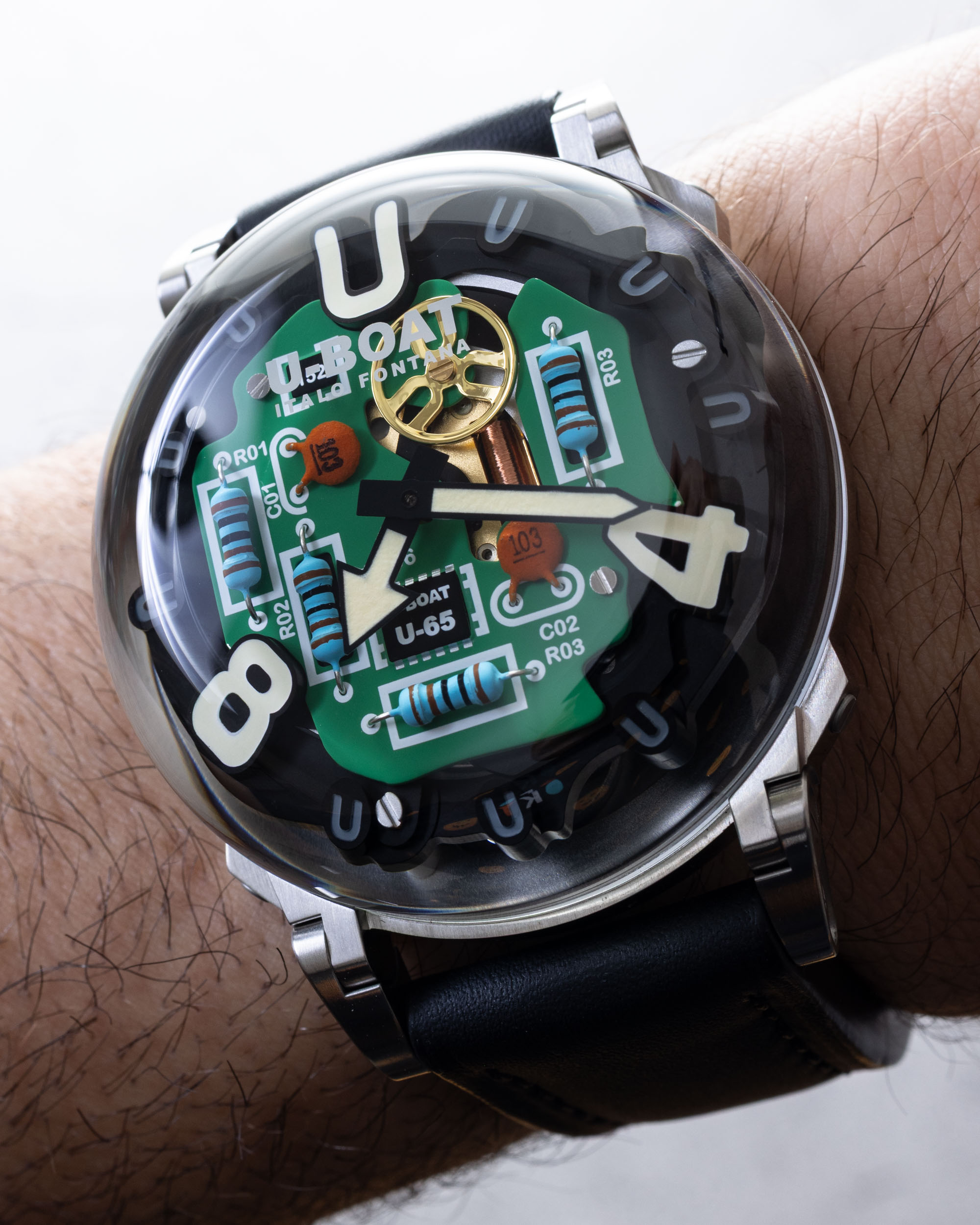 Understanding Oil-Filled Watches: The U-Boat U-65 TEK and Its Distinctive Approach official image 4