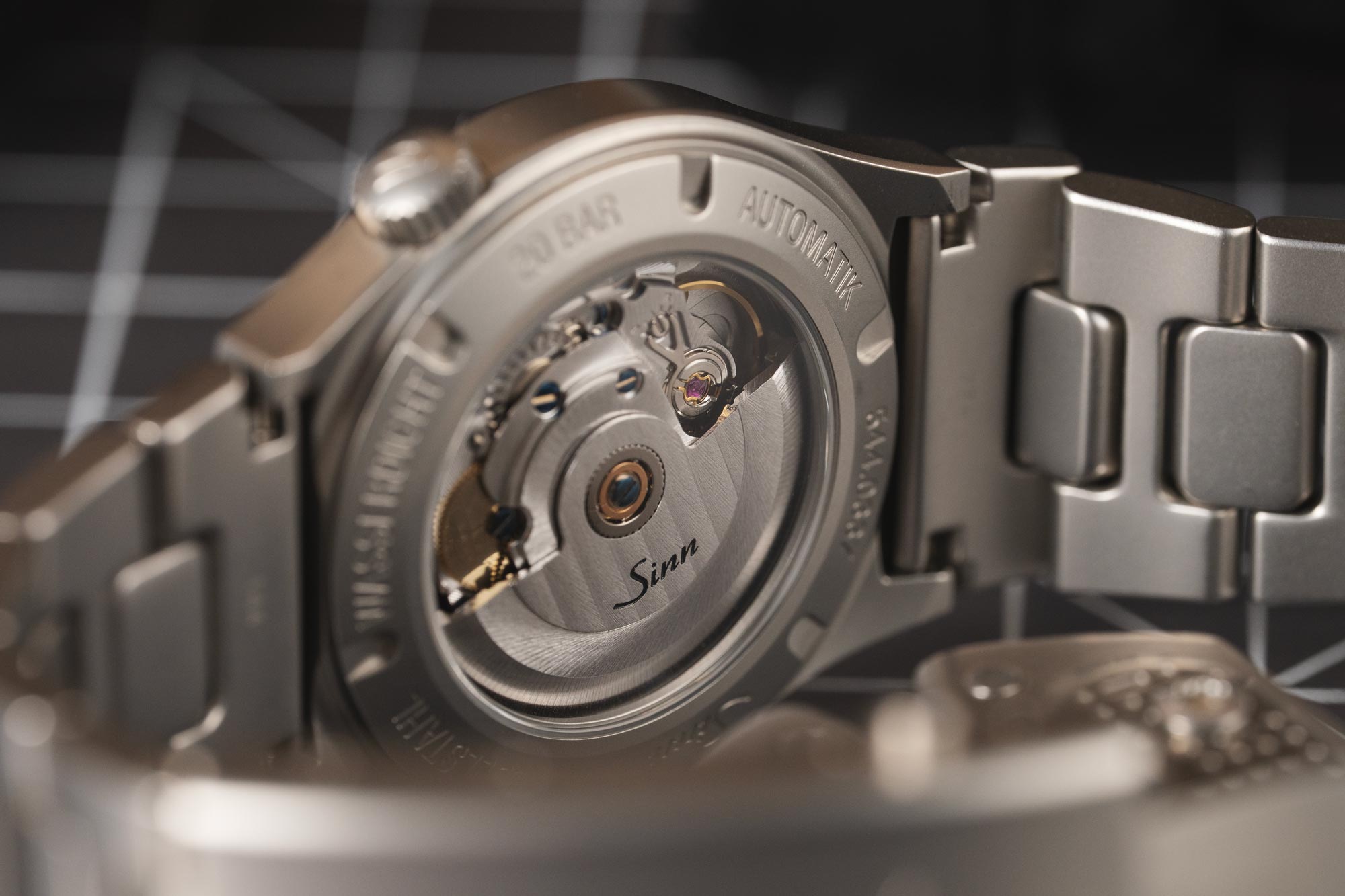 The Unseen Power of Understatement: A Guide to Minimalist Tool Watches official image 4