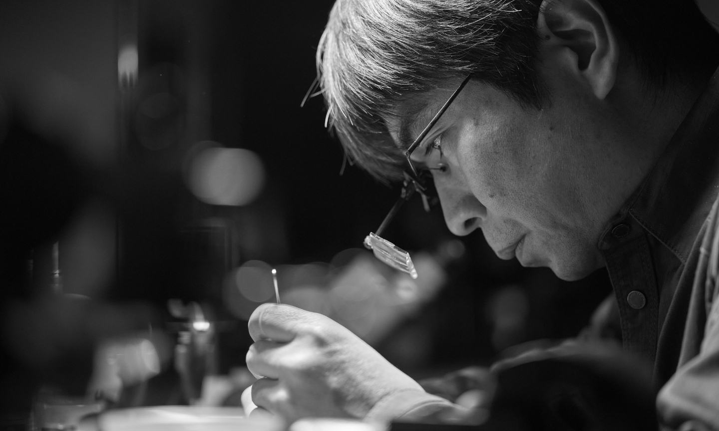 Beyond the Dial: A Guide to Appreciating Unconventional Watch Design official image 4