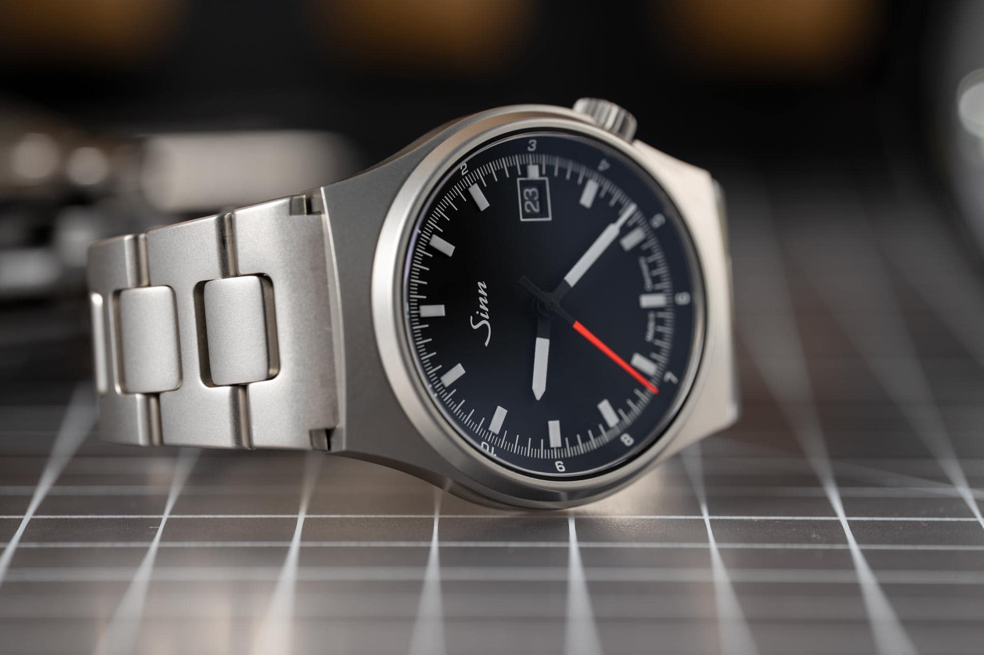 The Unseen Power of Understatement: A Guide to Minimalist Tool Watches official image 3